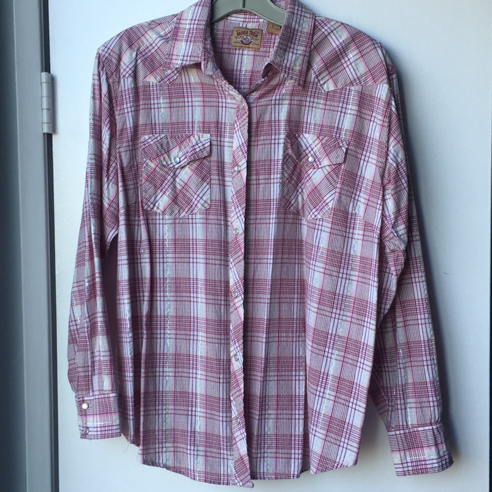 Pink checkered shirt size L
